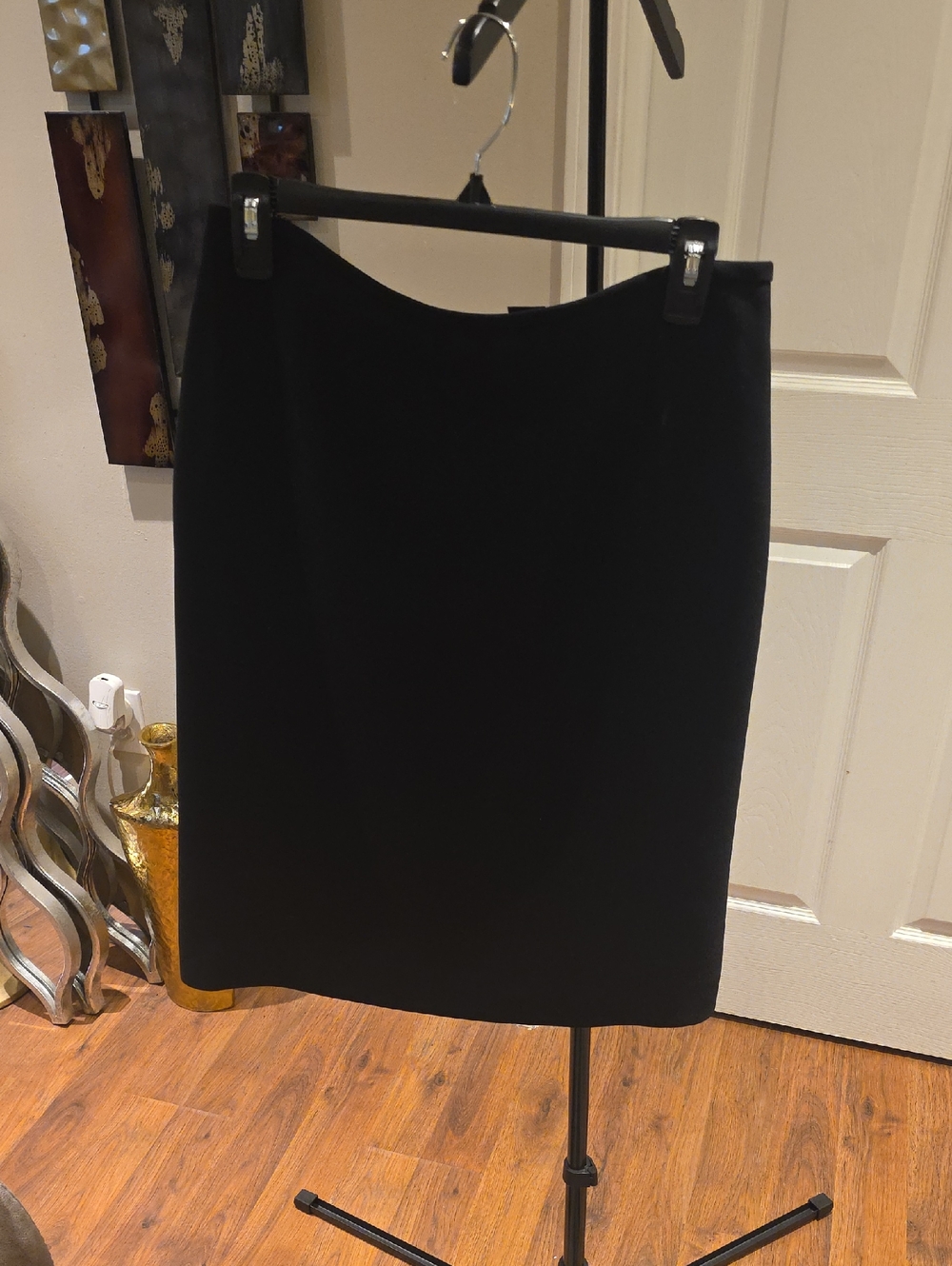 Source Unknown Black Women's Pencil Skirt - Sleek Minimal Design